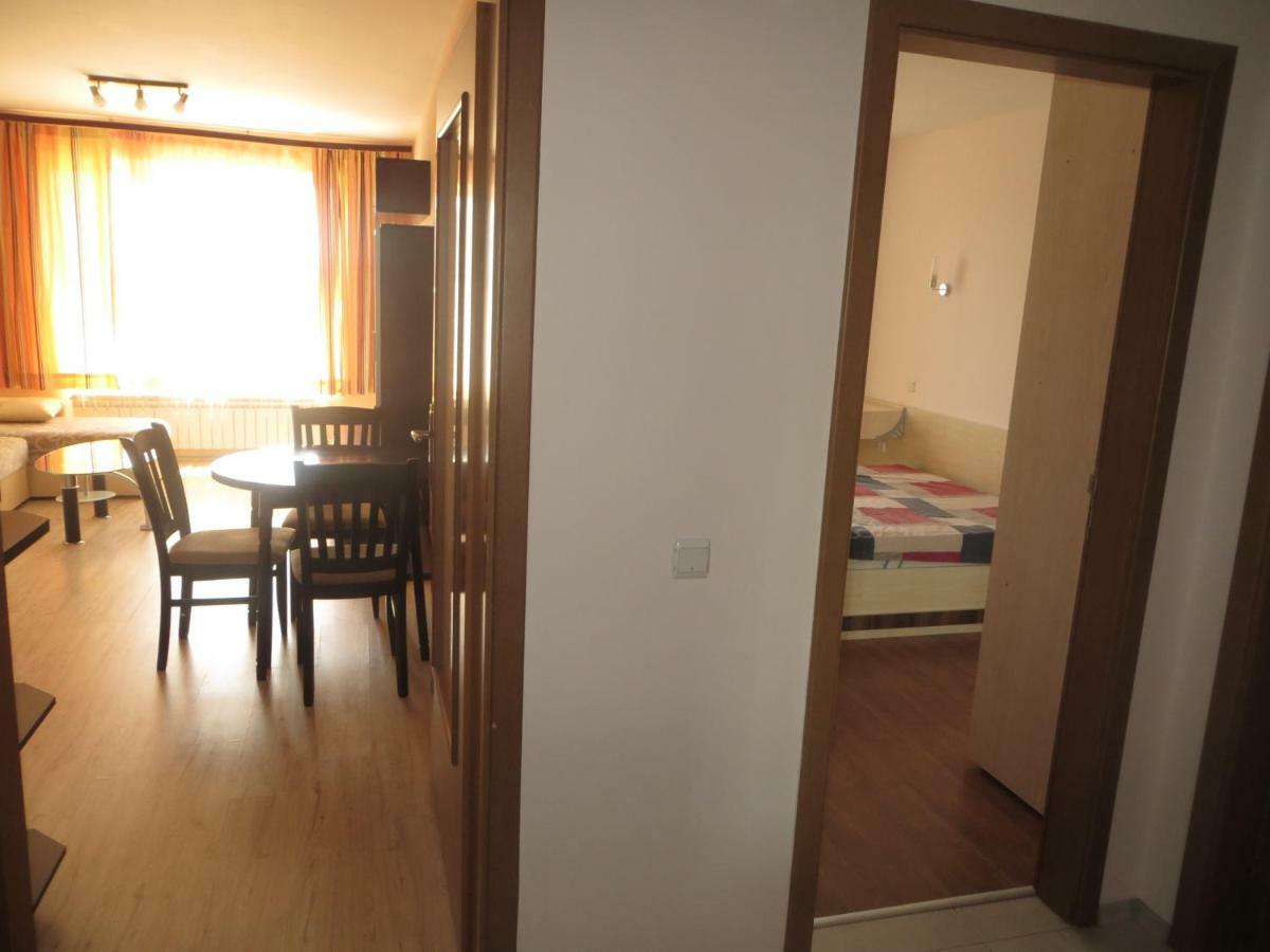 Ferienwohnung Апартамент Зорница Burgas City Exterior foto