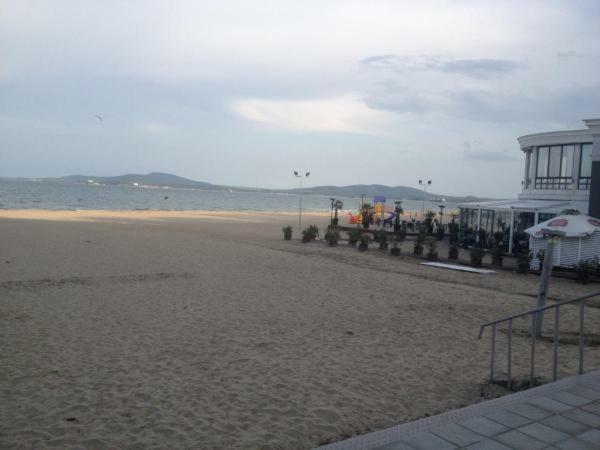 Ferienwohnung Апартамент Зорница Burgas City Exterior foto