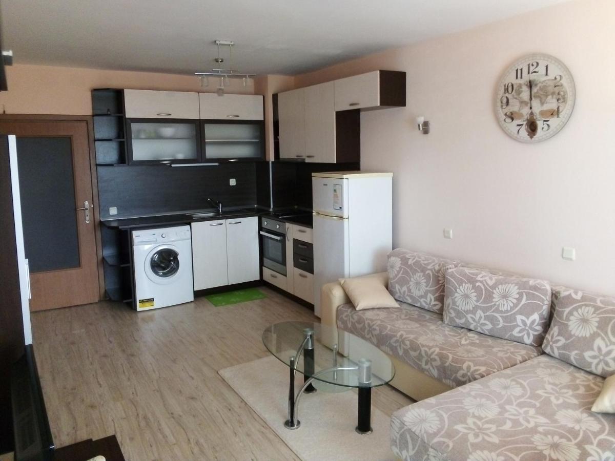 Ferienwohnung Апартамент Зорница Burgas City Exterior foto